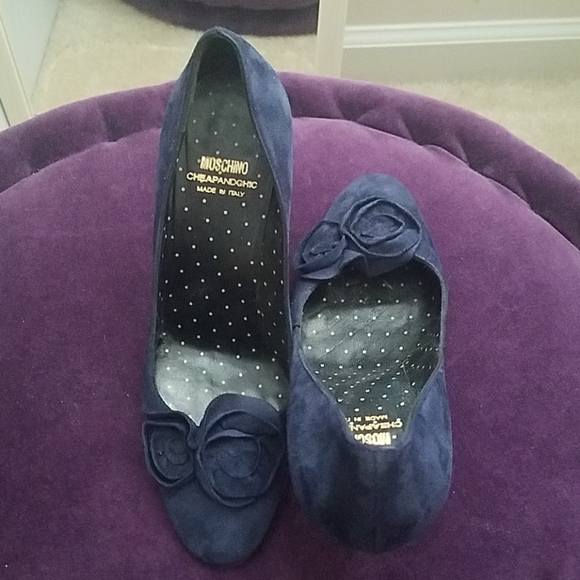 [Moschino] Navy Suede Pumps - Picture 3 of 8